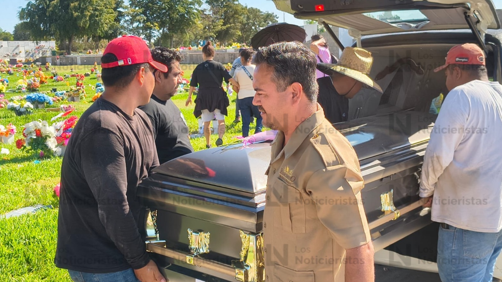 Funeral de Rubí Patricia, madre rastreadora, en Mazatlán