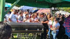 Funeral de Rubí Patricia, madre rastreadora, en Mazatlán