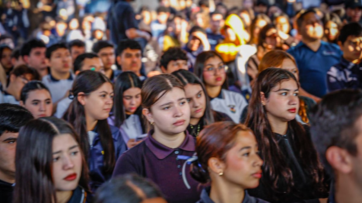 gamez mendivil da banderazo a pavimentacion de calles alrededor de la uas de quila jovenes