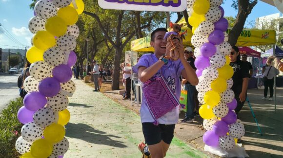 Ganador de la Canrrera 2026 en Mazatlán, Sinaloa, dona su premio a la Escuela Secundaria Federal Número 4