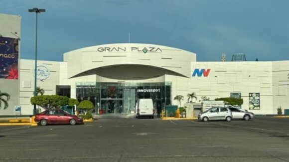 Denuncian discriminación a niño autista en Gran Plaza Mazatlán, Sinaloa y esta justifica su acción