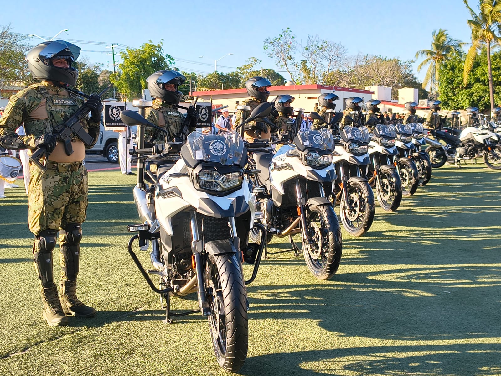 Grupo ARHE dona a la Marina motocicletas y drones en Mazatlán