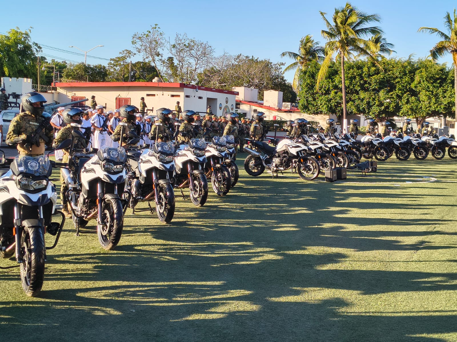 Grupo ARHE dona a la Marina motocicletas y drones en Mazatlán