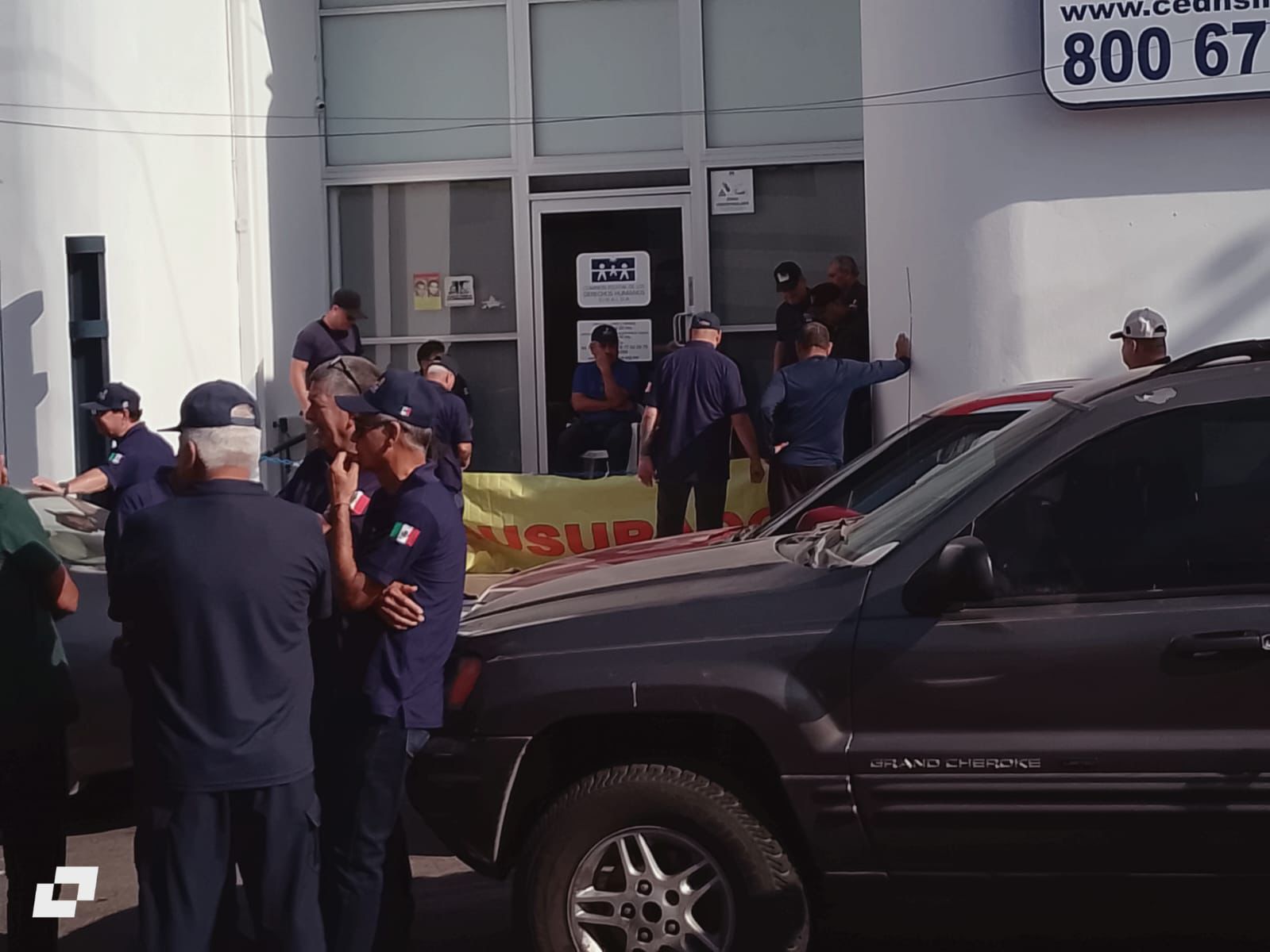 guerreros azules toman las instalaciones de la cedh en culiacan sinaloa