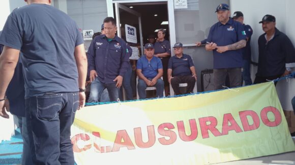 ¡De forma indefinida! Guerreros Azules toman instalaciones de la Comisión Estatal de Derechos Humanos en Culiacán, Sinaloa