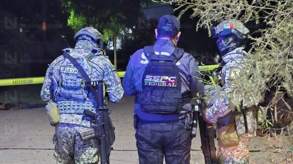 Ejecutan a balazos a un hombre de aspecto joven en calles de la colonia Pemex, en Culiacán, Sinaloa