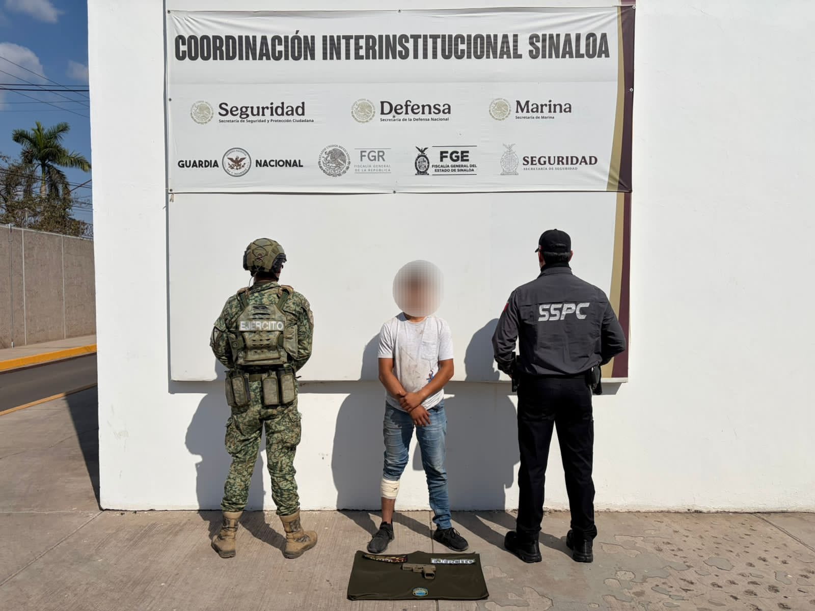 Hombre armado detenido en Culiacán, Sinaloa