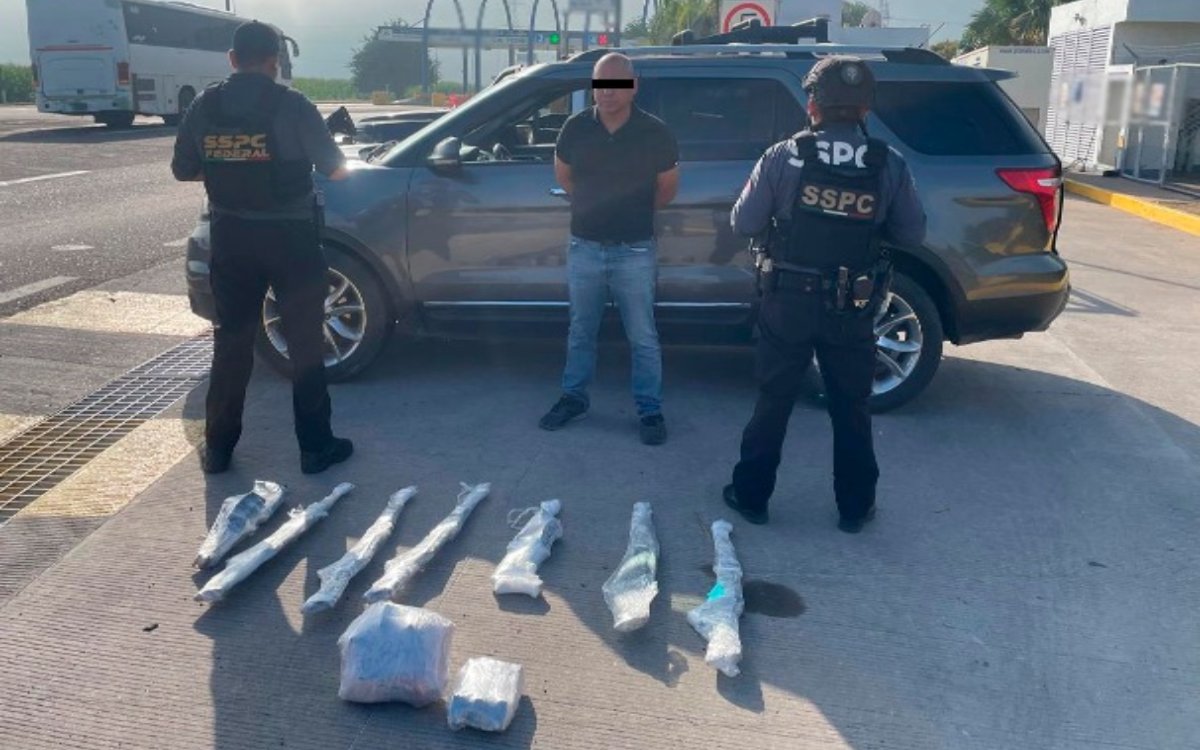 Personal de la SSPC presenta a detenido en Culiacán con armas largas y cargadores