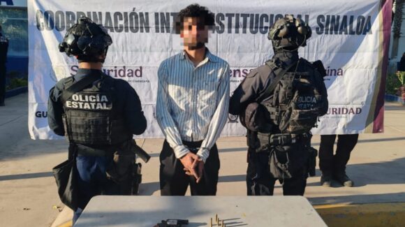 Tras un reporte de disparos en El Limoncito, Navolato, Sinaloa, Policía Estatal detiene a un hombre armado