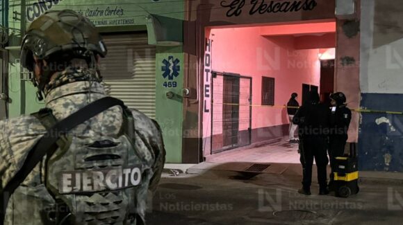 Al interior de un hotel, ejecutan a balazos a un hombre en el primer cuadro de Culiacán, Sinaloa
