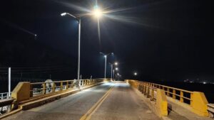iluminacion en el maviri puente
