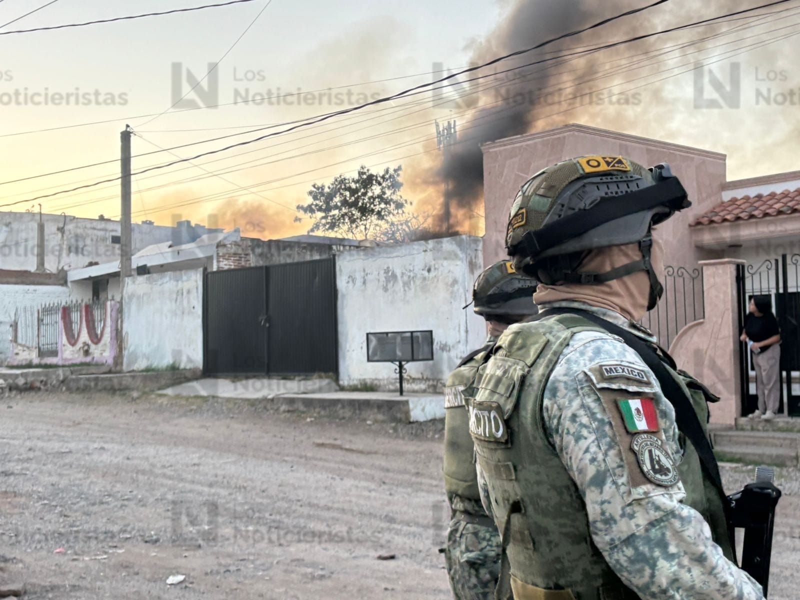 Incendian el domicilio donde 3 hombres fueron ejecutados la colonia Lázaro Cárdenas en Culiacán