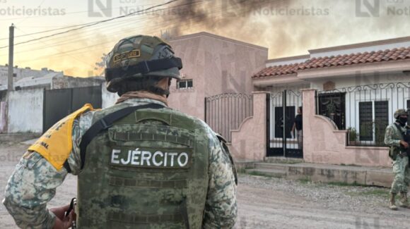 Se registra incendio en un domicilio donde fueron ejecutados tres hombres en la colonia Lázaro Cárdenas, en Culiacán