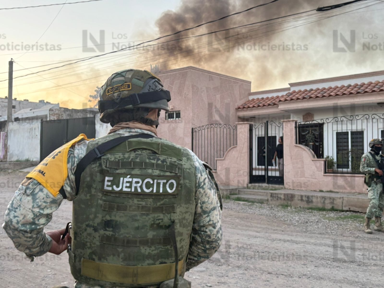 Incendian el domicilio donde 3 hombres fueron ejecutados la colonia Lázaro Cárdenas en Culiacán