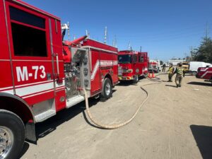 Se registra incendio de barco camaronero en el Parque Industrial Alfredo V. Bonfil en Mazatlán