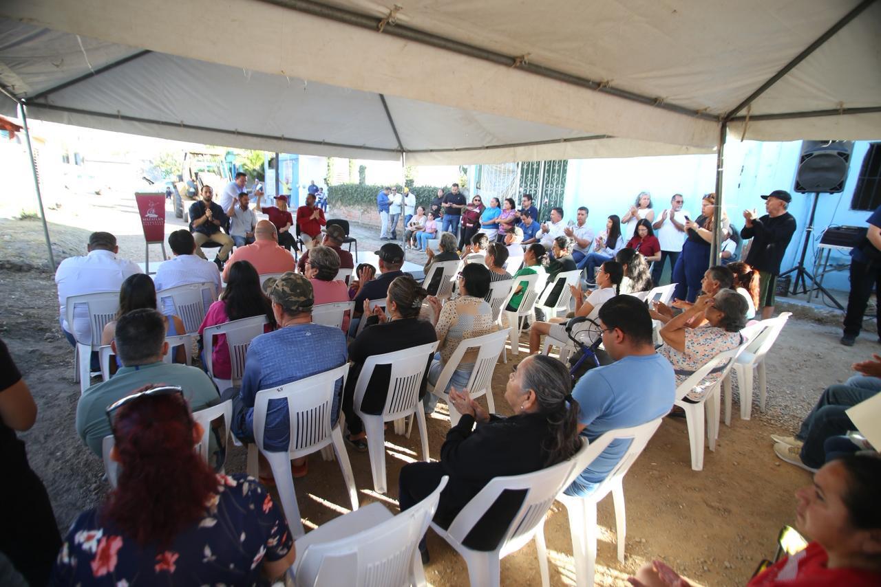 Inicia pavimentación de calle Ejido Las Iguanas, en Mazatlán