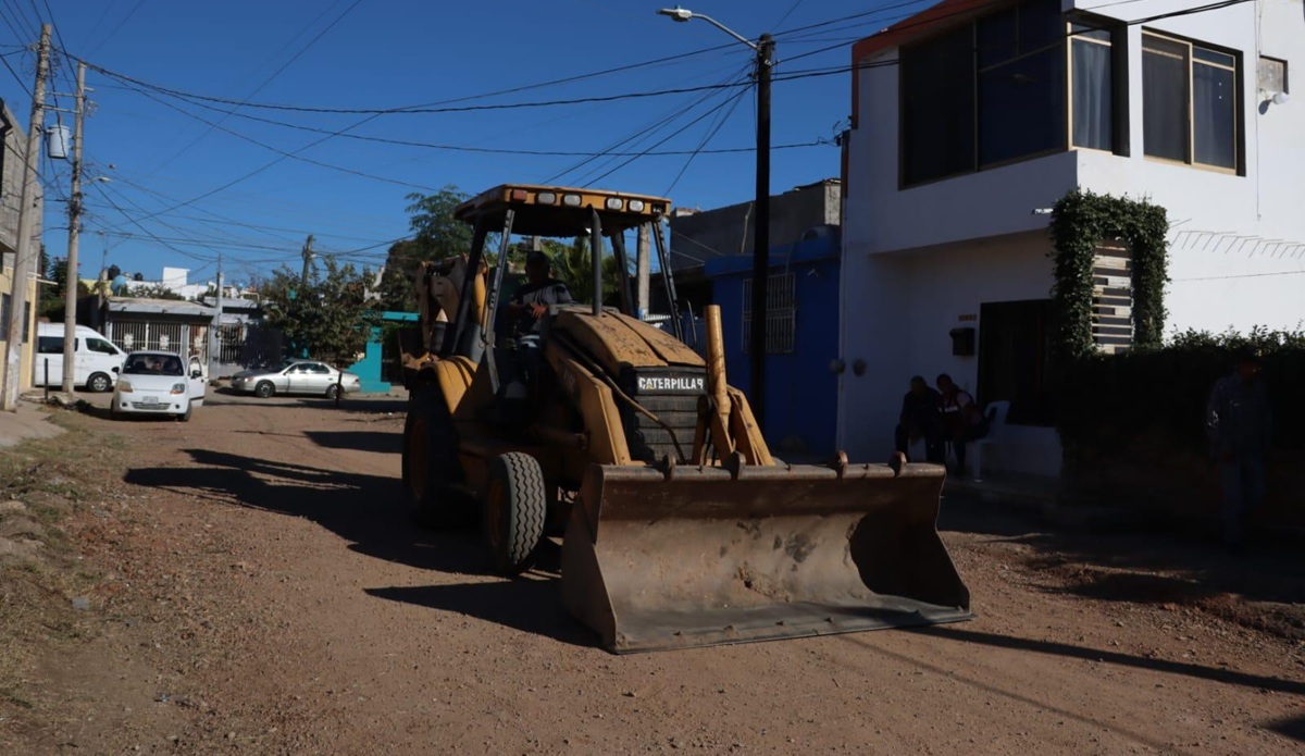 Inicia pavimentación de calle Ejido Las Iguanas, en Mazatlán