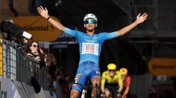 Isaac del Toro gana penúltima etapa del Tirreno-Adriatico en Italia