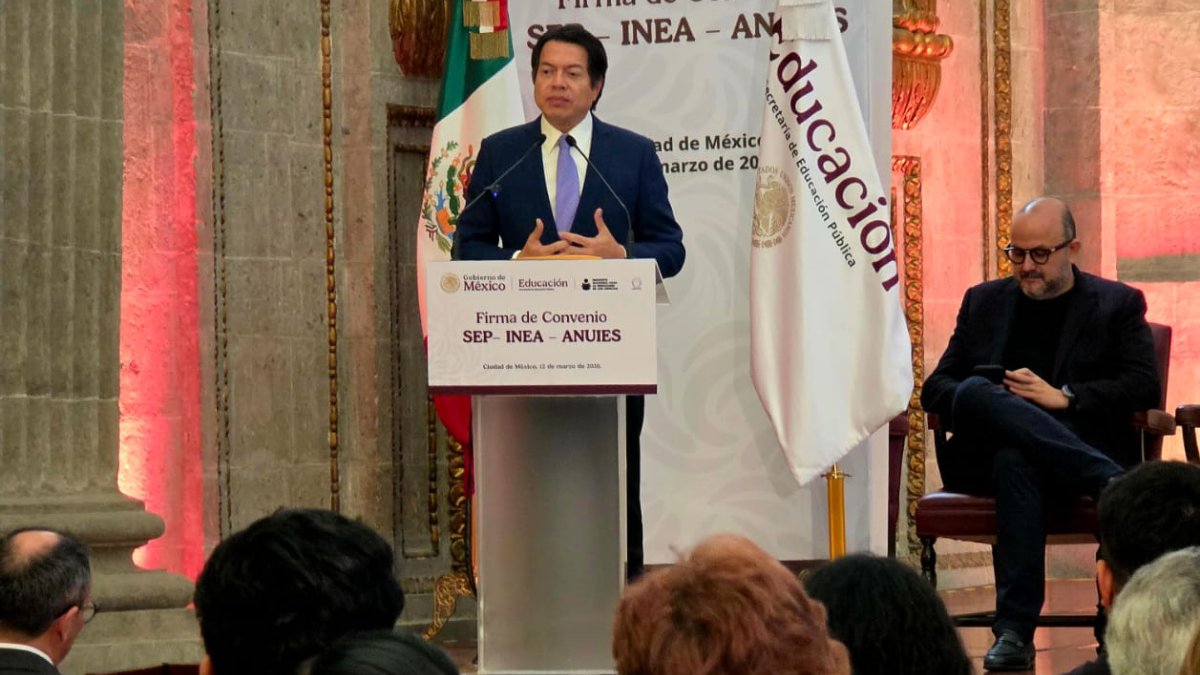 Mario Delgado Carrillo
