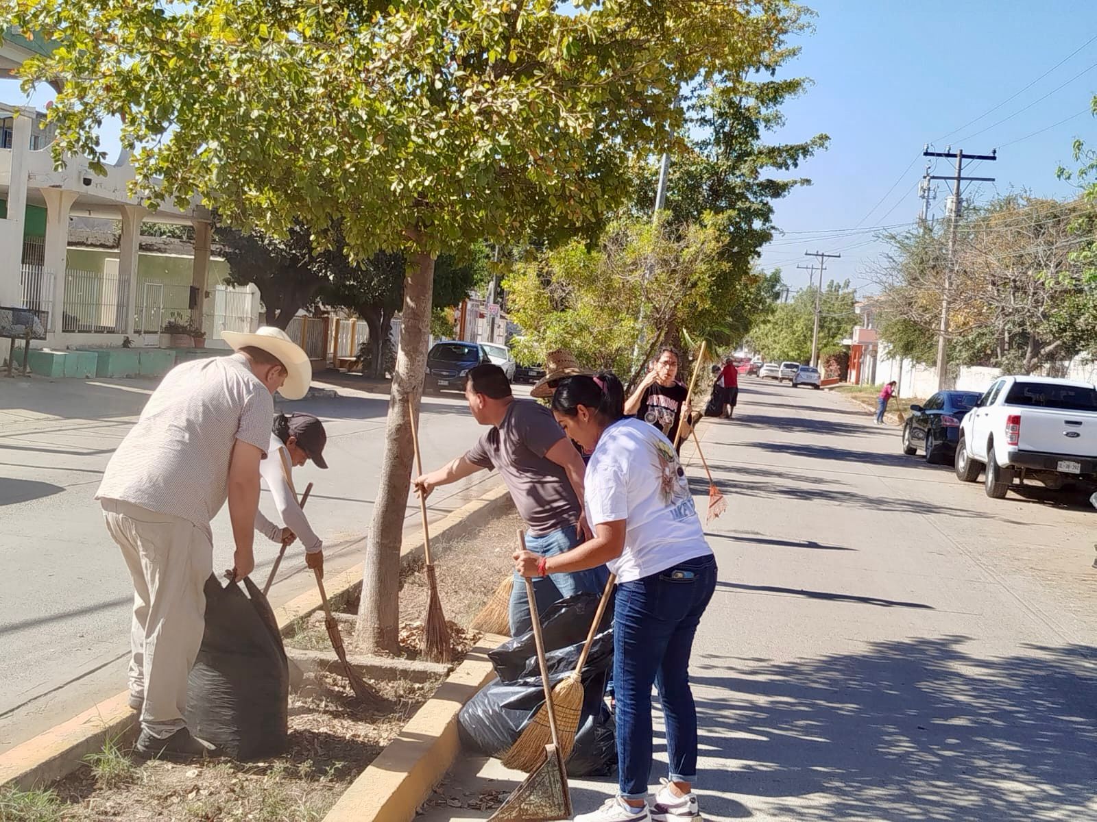 Jornada de limpieza en El Venadillo, en Mazatlán