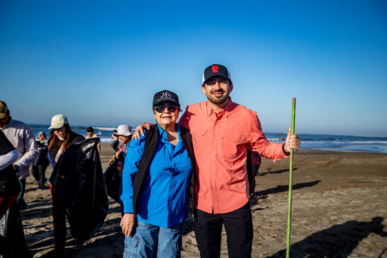 Jornada de "Sinaloa limpia tu playa" en Las Glorias, Guasave