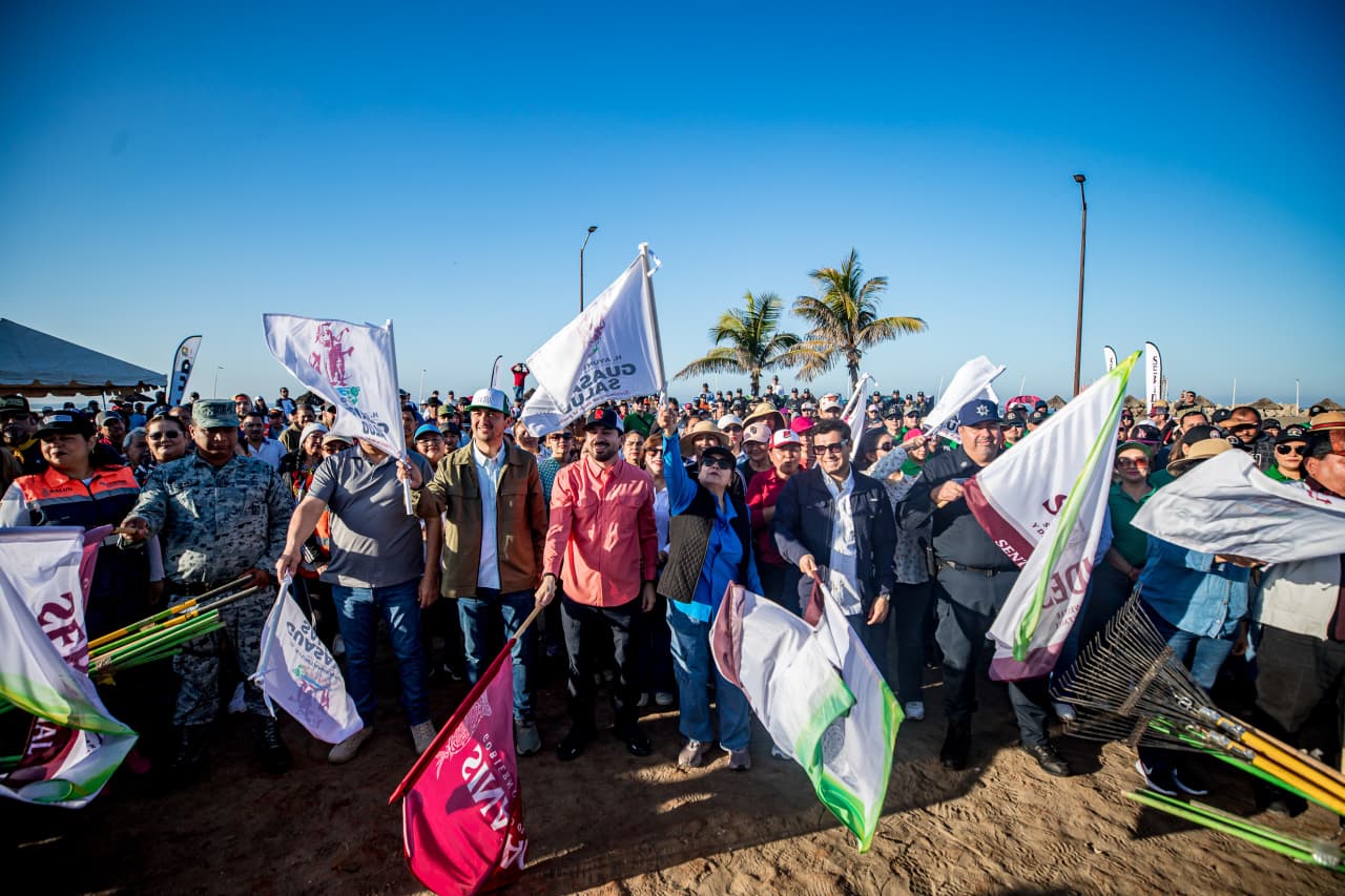 Jornada de "Sinaloa limpia tu playa" en Las Glorias, Guasave
