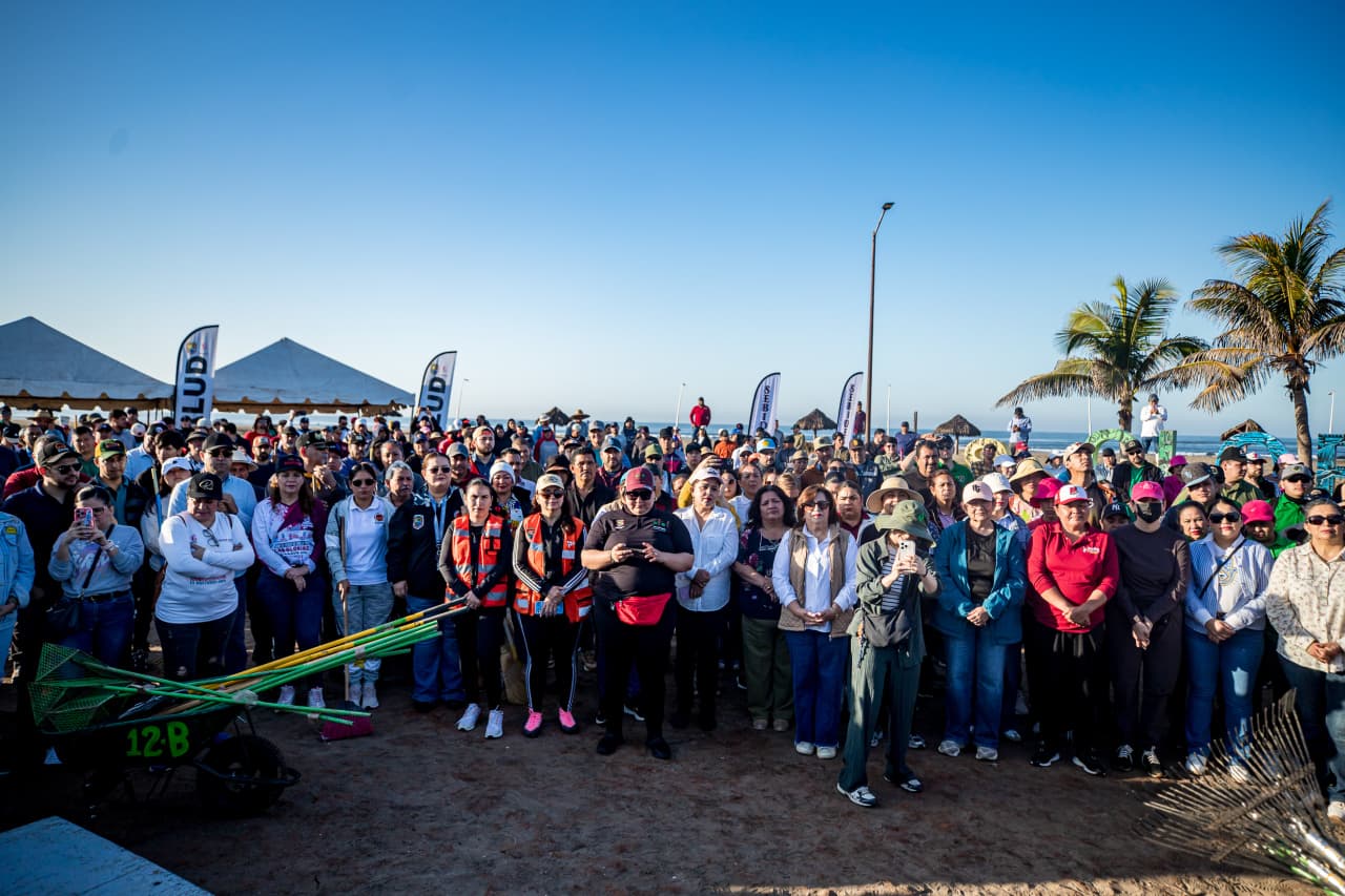 Jornada de "Sinaloa limpia tu playa" en Las Glorias, Guasave