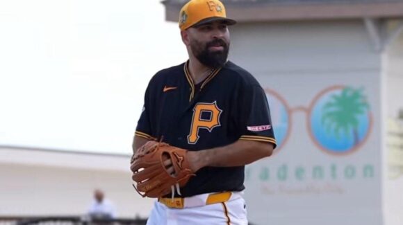 José Urquidy suma primera victoria con Pittsburgh en juego de preparación ante Colombia