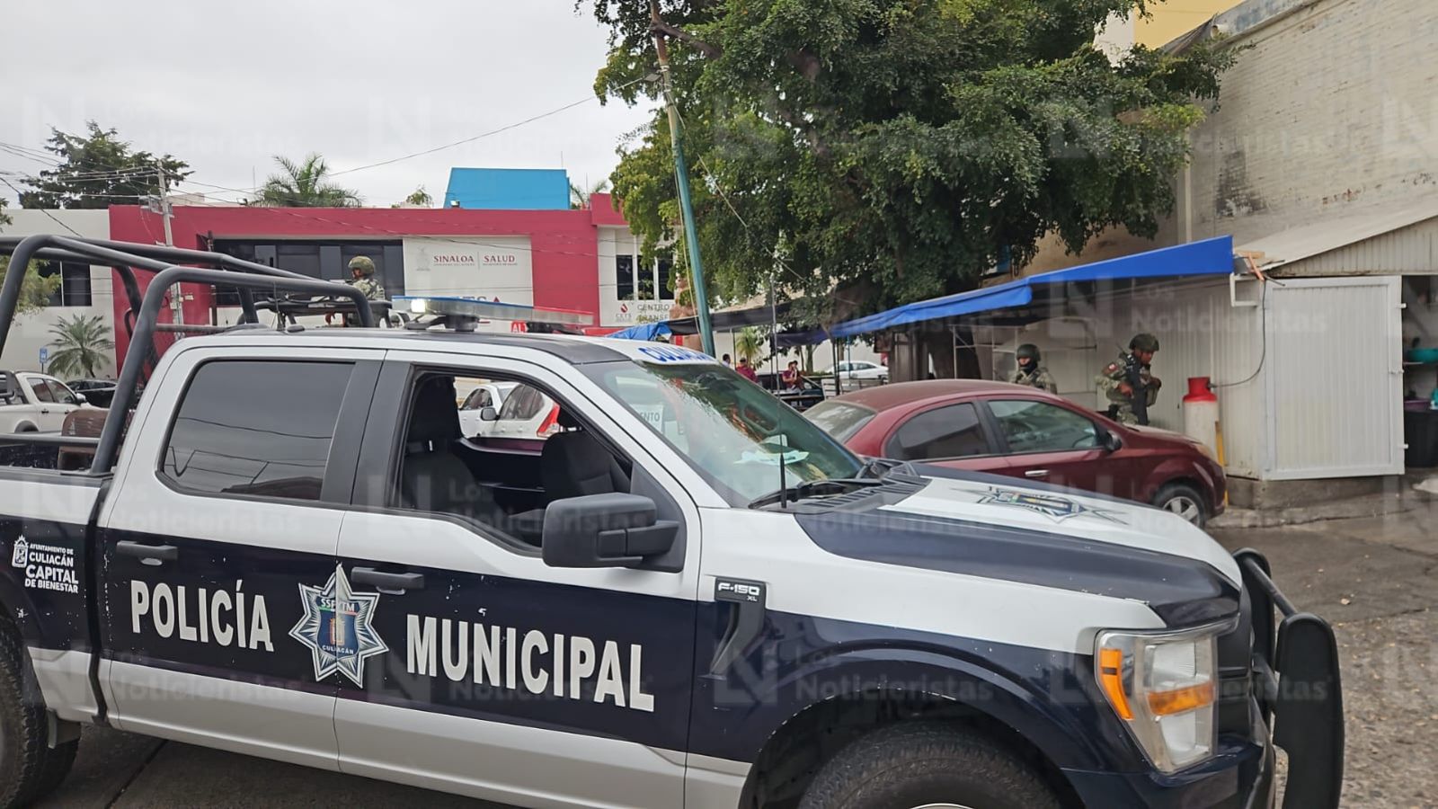 un joven trailero es ejecutado en un estacionamiento de culiacan
