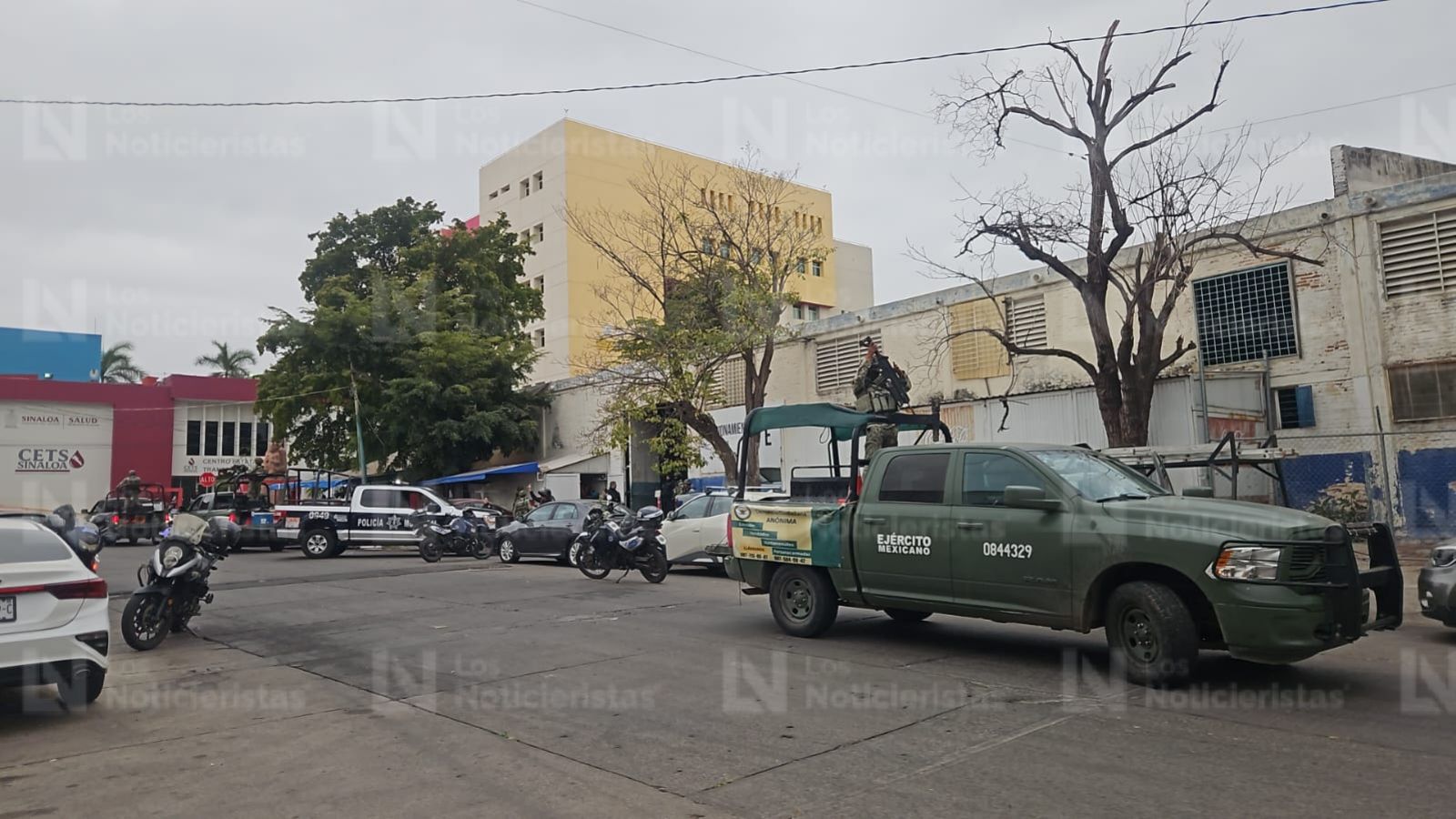 un joven trailero es ejecutado en un estacionamiento de culiacan