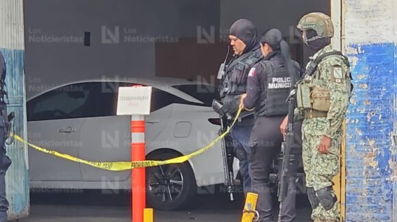 Ejecutan a trailero en estacionamiento, cerca del Hospital Pediátrico de Sinaloa, en Culiacán