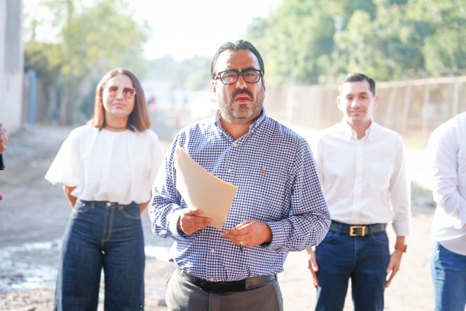 juan de dios gamez mendivil alcalde de culiacan en su gira por la sindicatura de quila