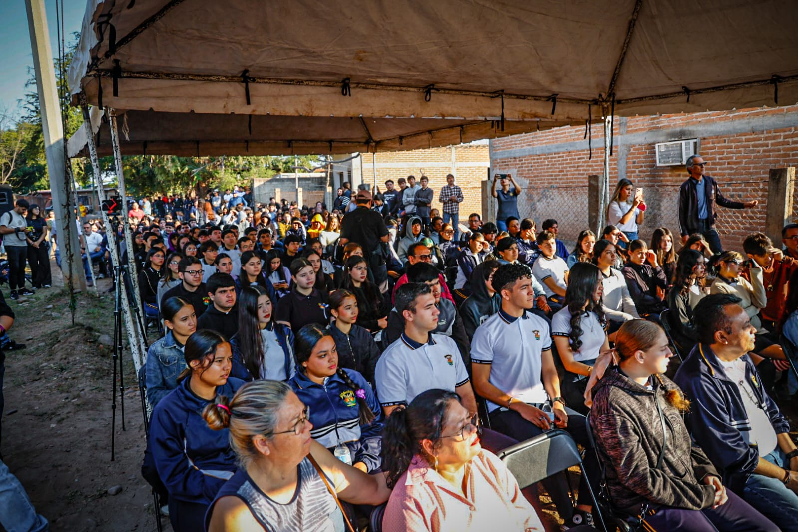 juan de dios gamez mendivil en su gira por la sindicatura de quila