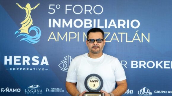 Juan José Arellano recibe el Premio al Mérito Inmobiliario de AMPI por impulsar el crecimiento de Mazatlán, Sinaloa