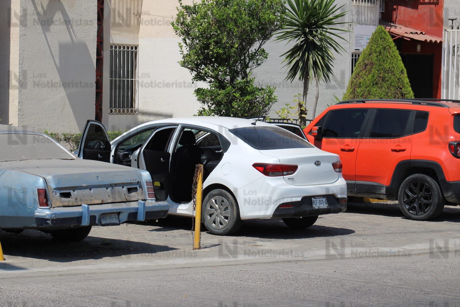 Vehículo presuntamente abandonado en Mazatlán