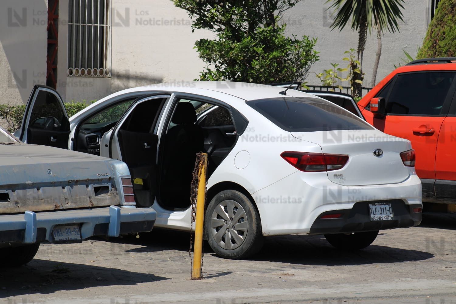Vehículo presuntamente abandonado en Mazatlán