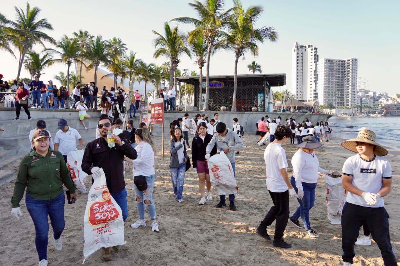 la campaña sinaloa limpia tu playa llego a mazatlan