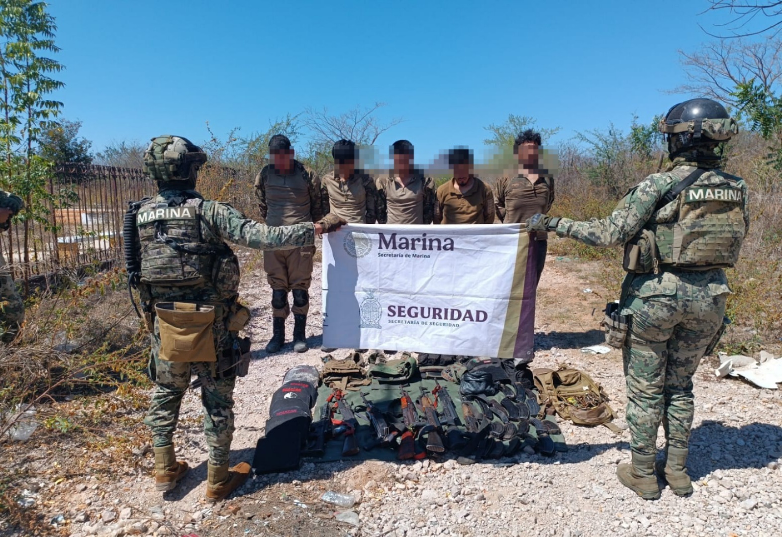 la marina armada detuvo a varios sujetos y decomiso armas en mazatlan sinaloa