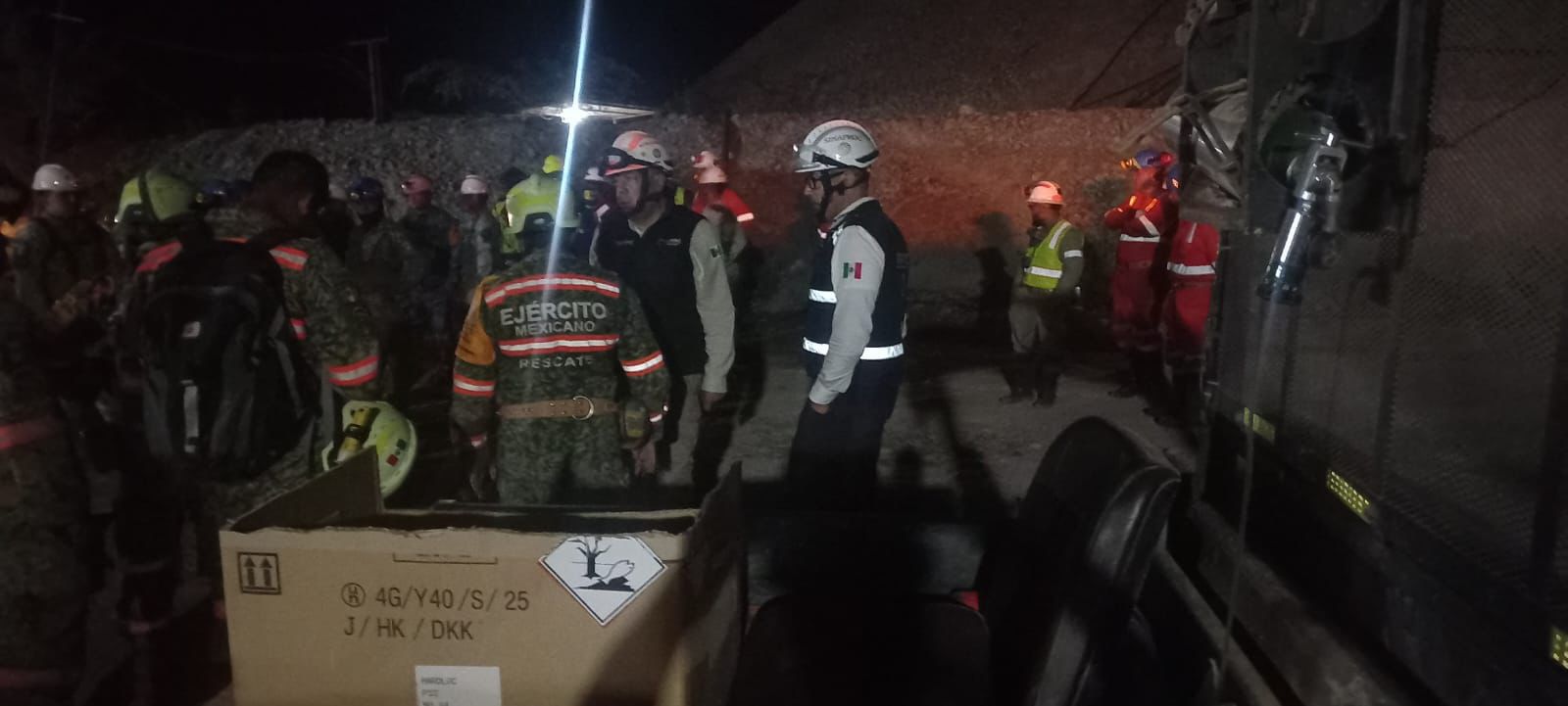 Autoridades continúan con las labores de rescate para liberar a los mineros atrapados en mina del Rosario, Sin.