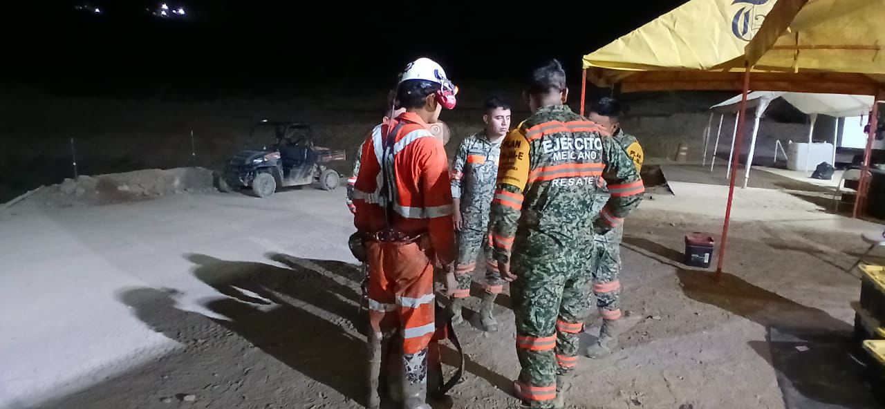 Autoridades continúan con las labores de rescate para liberar a los mineros atrapados en mina del Rosario, Sin.