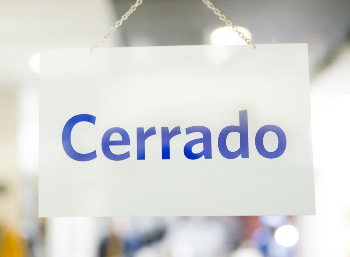 Letrero de cerrado
