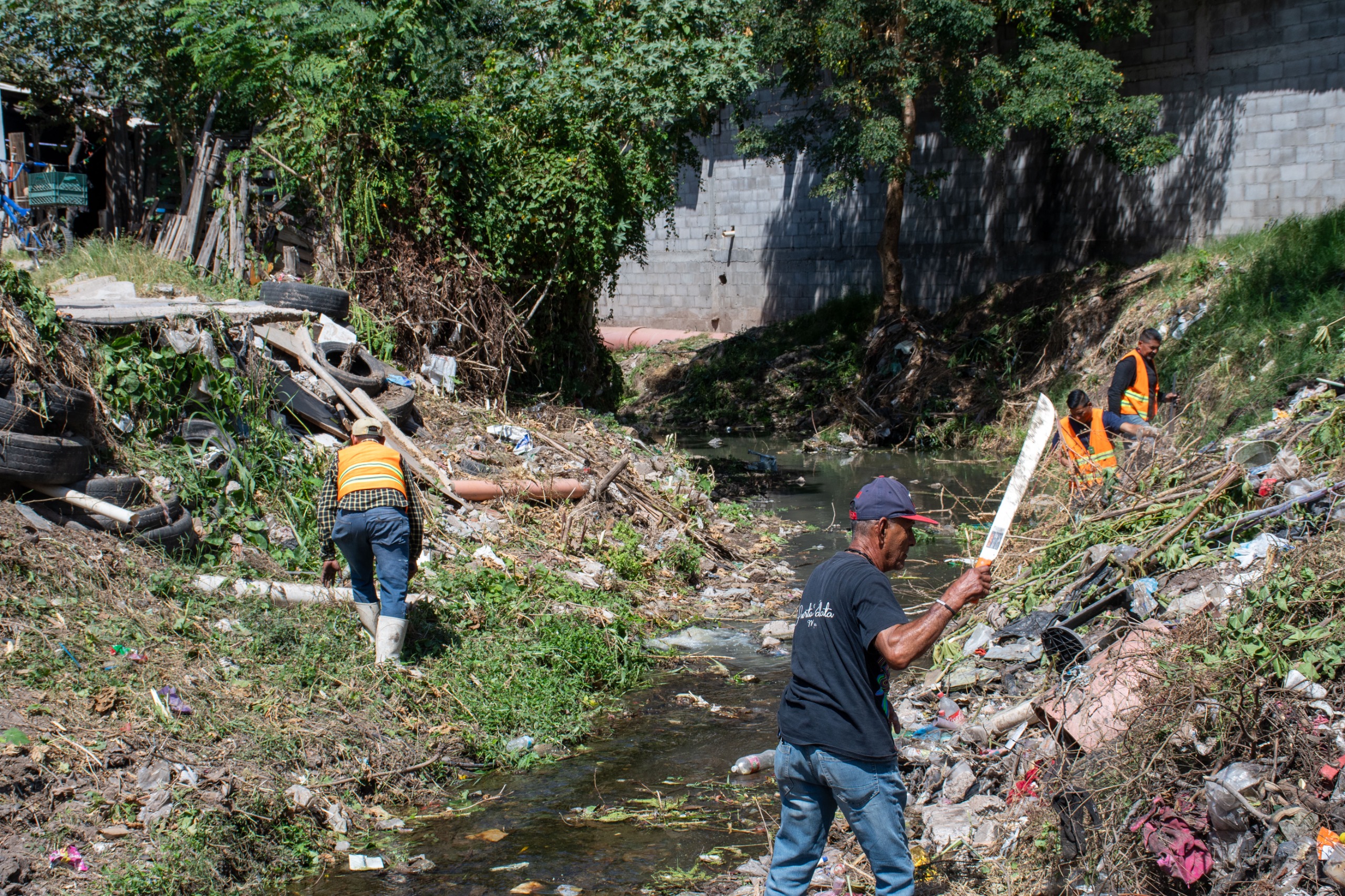 Limpian drenes y arroyos de Culiacán previo a temporada de lluvias