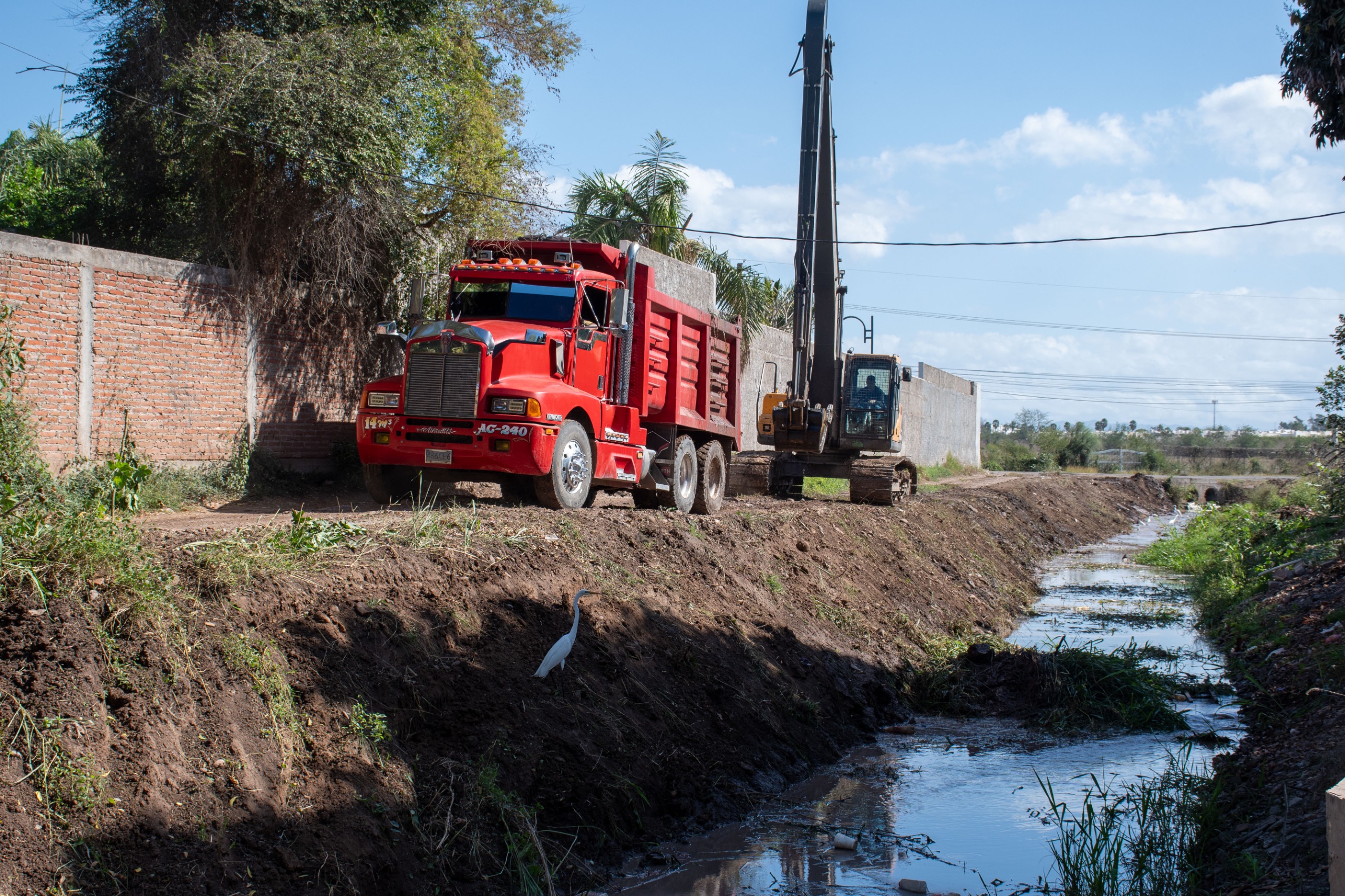 Limpian drenes y arroyos de Culiacán previo a temporada de lluvias