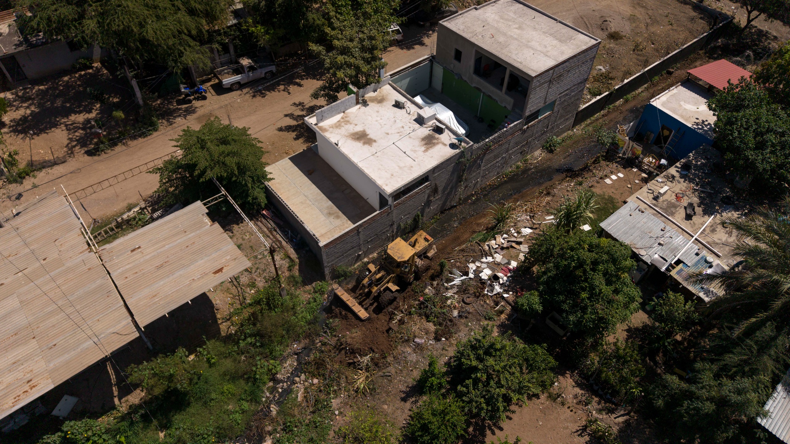 Limpian drenes y arroyos de Culiacán previo a temporada de lluvias