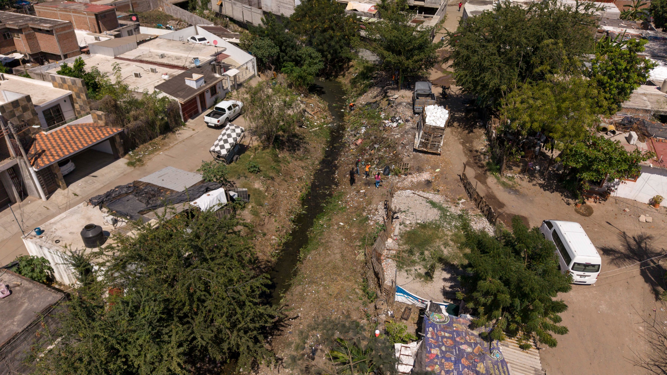 Limpian drenes y arroyos de Culiacán previo a temporada de lluvias