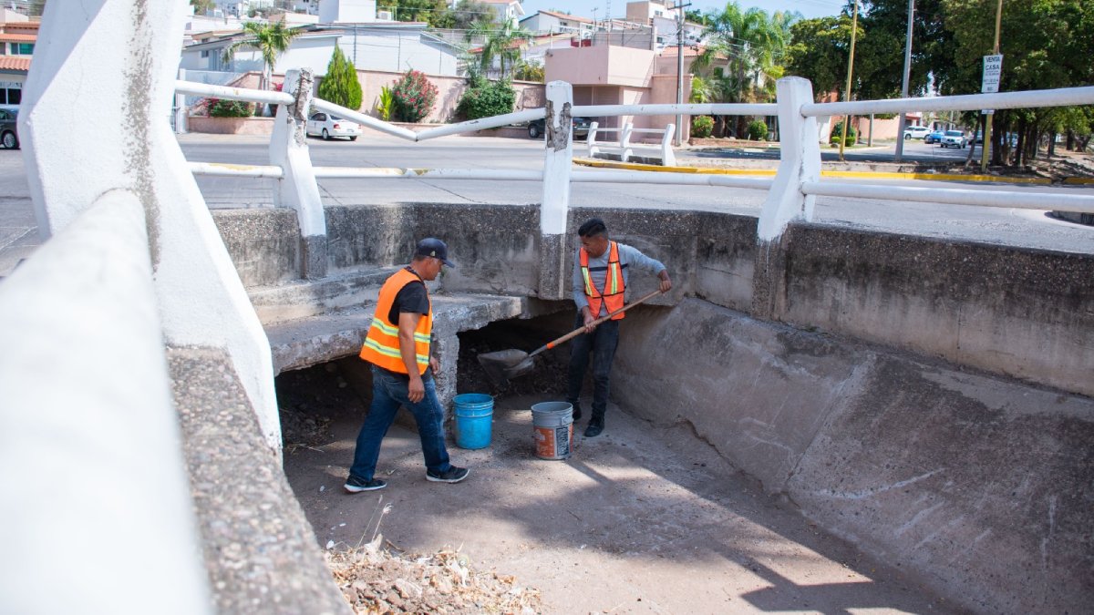 Continúan acciones de limpieza y desazolve en pluviales de la ciudad de ...