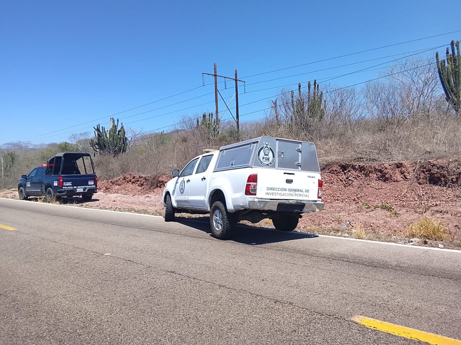 Localizan cuerpo en la Mazatlán-Culiacán, en inmediaciones de Los Chinacates, San Ignacio
