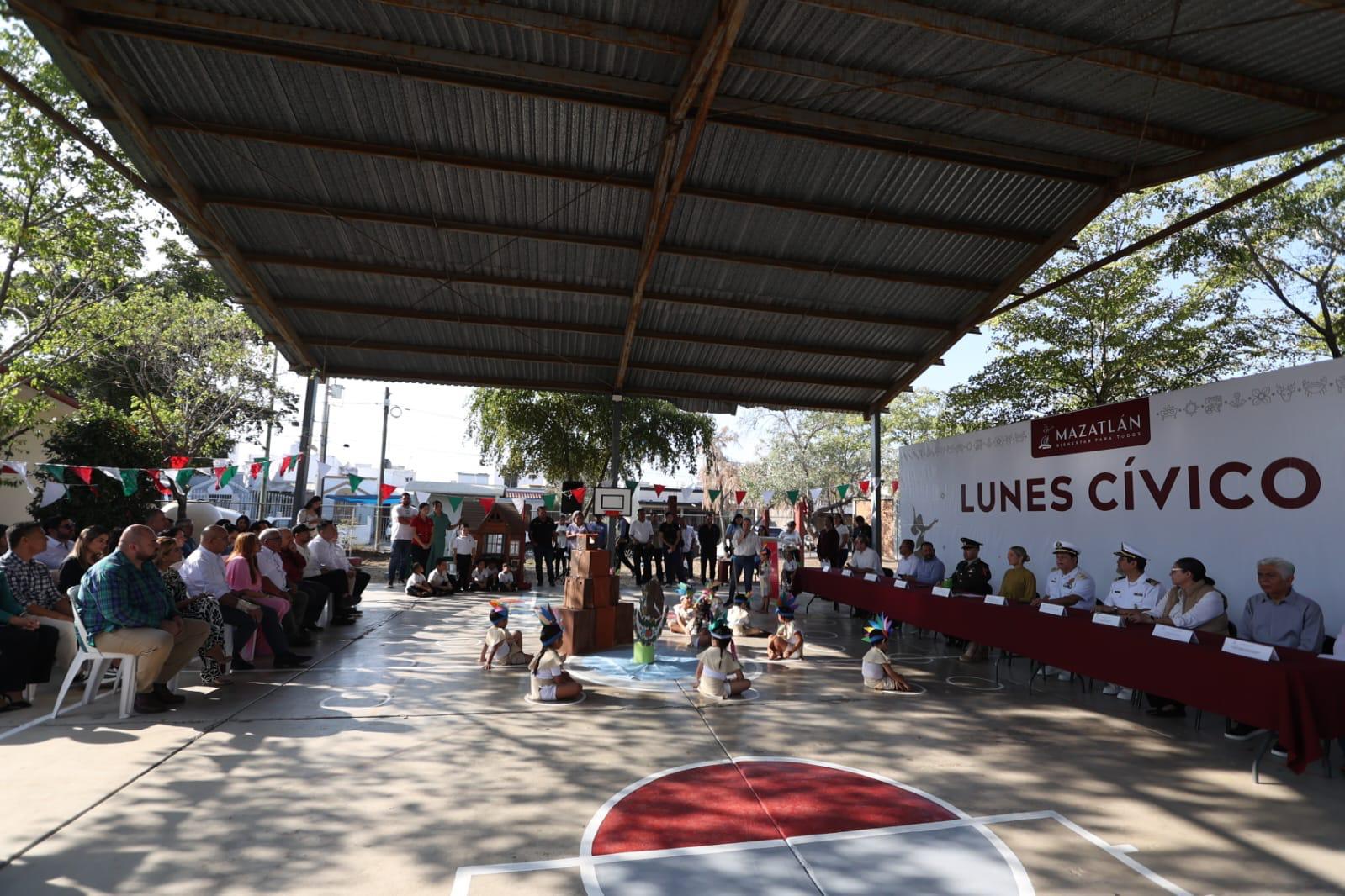 Lunes Cívico en el Jardín de Niños Agustín Yáñez, en Mazatlán