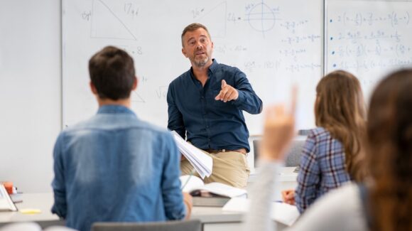 Más allá de las aulas y la actividad académica… hoy es Día del Trabajador Universitario