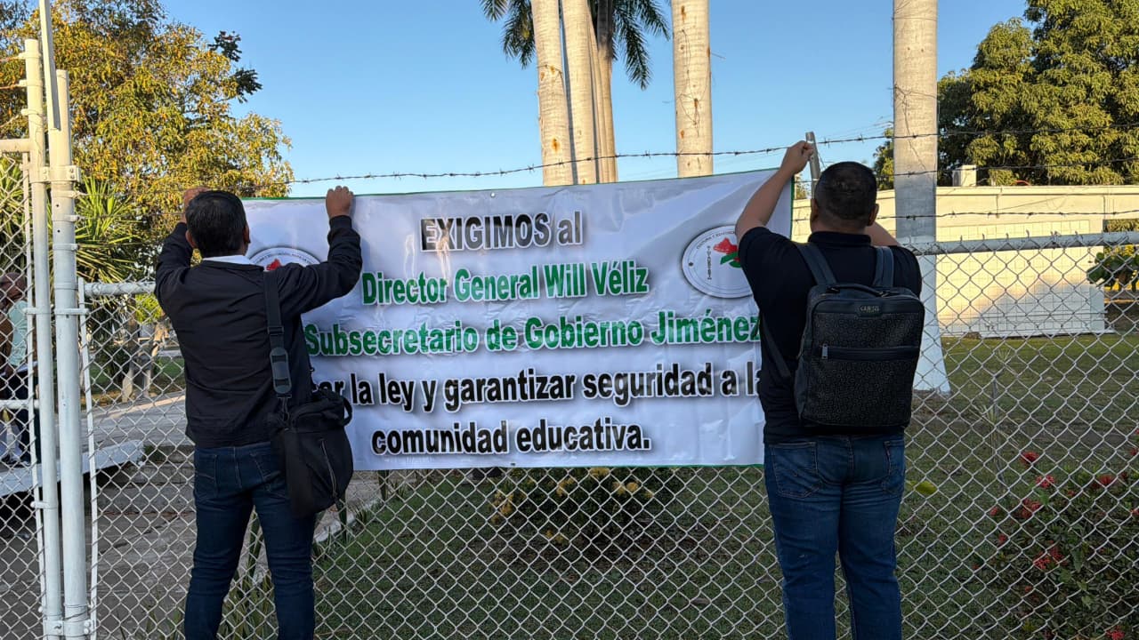 maestros y personal administrativo de conalep en mazatlan y el rosario sinaloa amanecieron en huelga laboral
